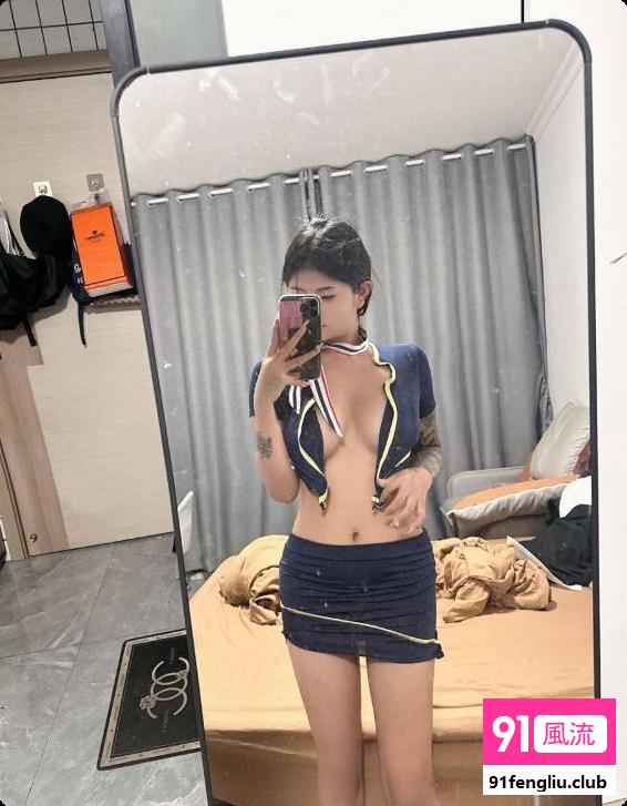南开童颜大胸嫩妹